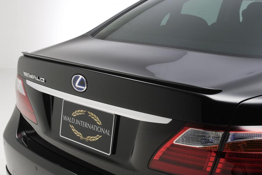  Lexus LS600h Executive Line by Wald 2010 года  (фото 42 из 81)